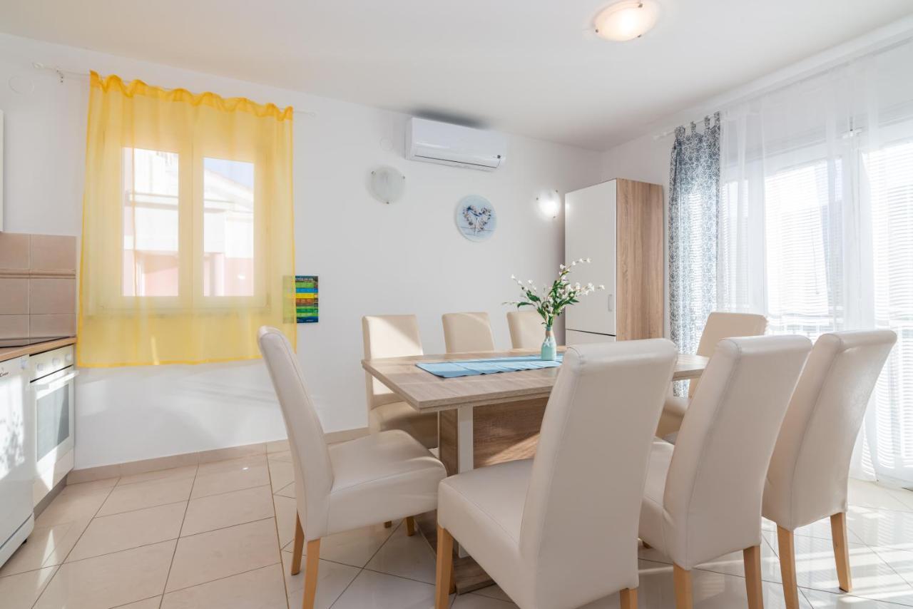 Apartment Mimoza 5, Baska, Krk Kültér fotó