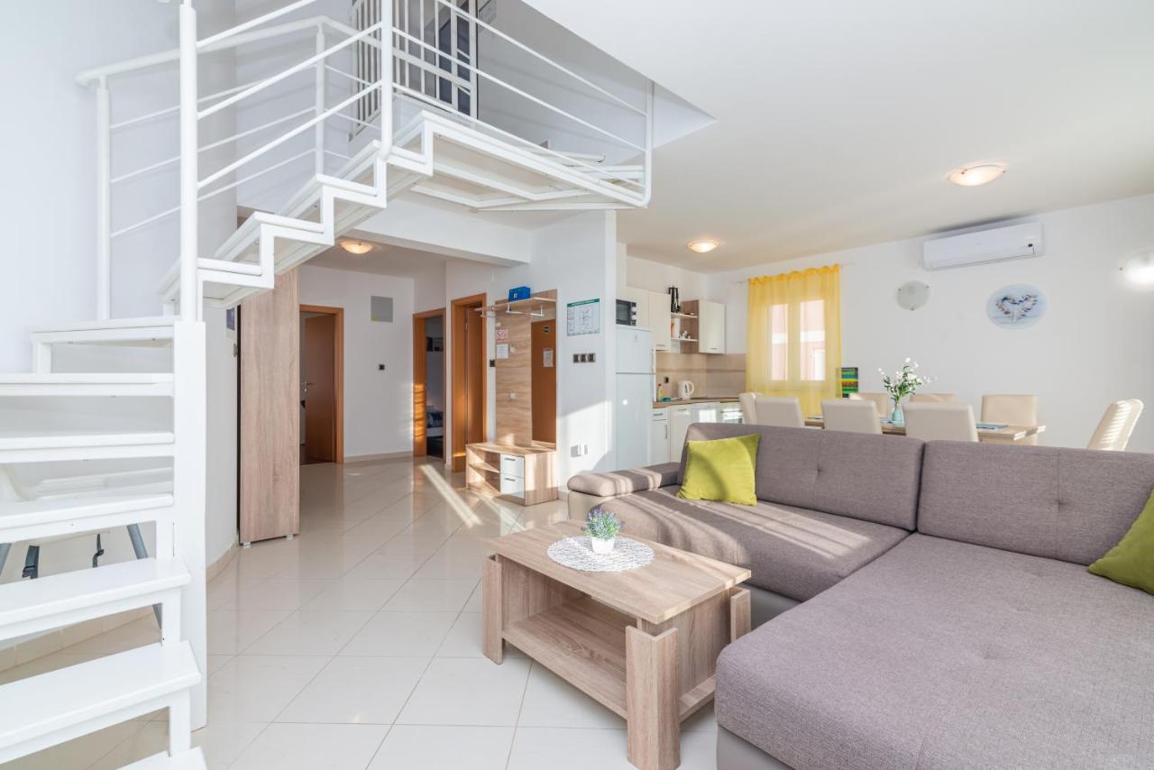 Apartment Mimoza 5, Baska, Krk Kültér fotó