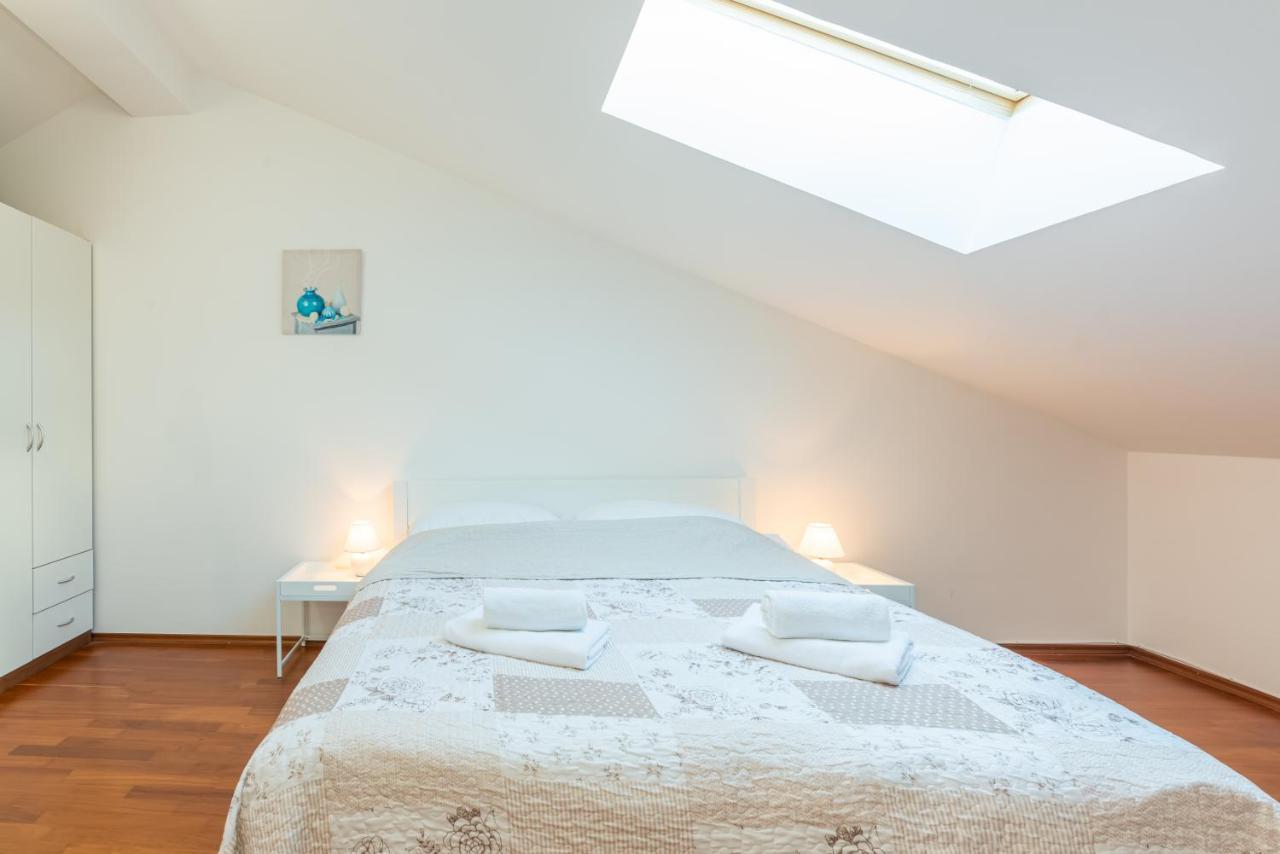 Apartment Mimoza 5, Baska, Krk Kültér fotó