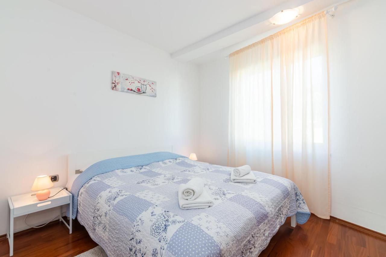 Apartment Mimoza 5, Baska, Krk Kültér fotó
