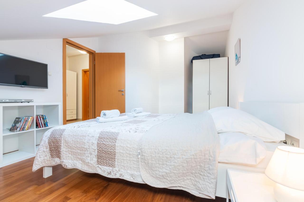 Apartment Mimoza 5, Baska, Krk Kültér fotó