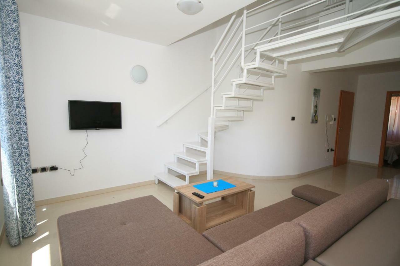 Apartment Mimoza 5, Baska, Krk Kültér fotó